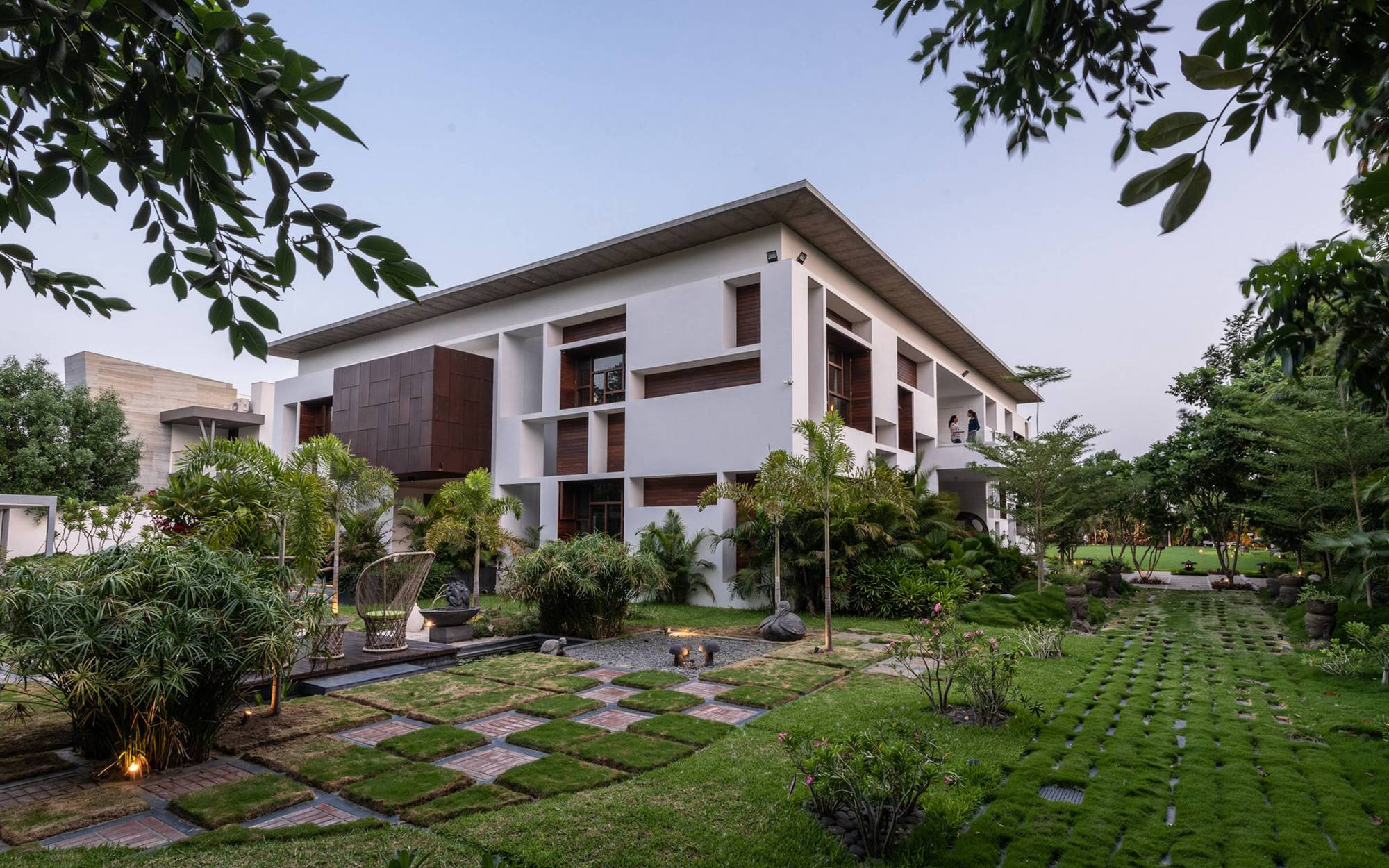 Thi Công Biệt Thự Chuyên Nghiệp tại Đức Hòa – Long An & Tây Ninh | Công Ty Xây Dựng Thuận Nhân